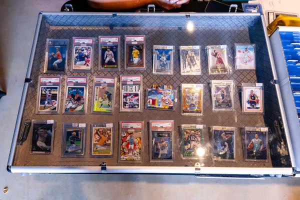 Mom and Pop Card Show photo