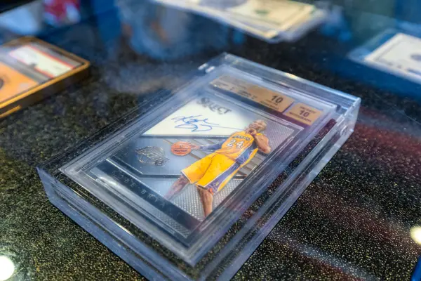 Mom and Pop Card Show photo